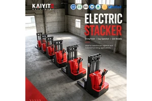 High Performance Self Propelled Stacker Electric Stacker 1.5T With Adjustable Forks