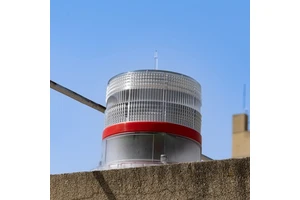 Professional Design of Solar Powered Warning Lights for Ships