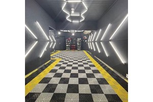 Honeycomb Bright Plastic Hexagonal RGB LED Waterproof Car Repair Workshop Workstation Light with No Dark Area IP54 Rated
