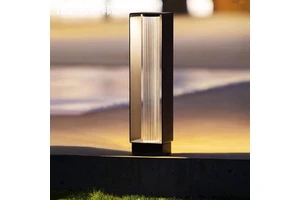 Solar-Powered Stainless Steel IP65 Waterproof LED Garden Lights Landscape Lamps for Villas Hotels & Lush Green Spaces