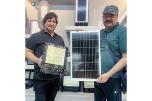 Highway Project Solar Flood Lights Aluminum Monocrystalline Panel Waterproof Remote Control OEM ODM Solar Flood Lights