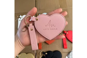 Zonyin Valentine's Day Gift Heart Shaped Makeup Keychain Mirror Pu Leather HD Glass Custom Travel Pocket Mirrors for Women Girls
