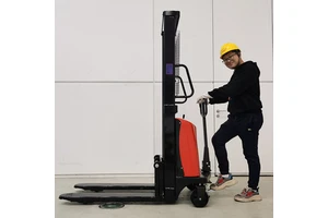 Hot Sale 2T 2.5m Electric Automatic Lifter Semi Electric Forklift Stacker Pallet Truck With Core Motor Component