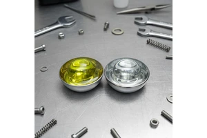 Solar Flashing Light with High-Intensity Prismatic Reflection, Urban Traffic Safety Lamp