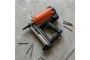 SDIOU Multi-functional Industrial Grade Cordless Electric Brushless Motor Nail Gun 1500mAh Battery 19-38mm Nail Length Alloy