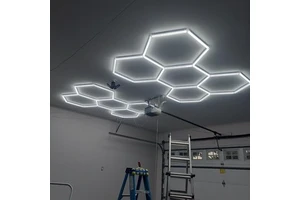 High-Quality LED Hexagon Exhibition Light,Bright Wide-Angle Illumination for Trade Show Booths & Display Stands