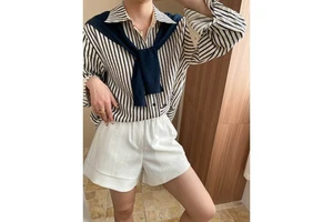 Artistic Wrong Visual Stitching Design Loose Striped Shirt Two-Piece Suit With a Shawl Sn7214