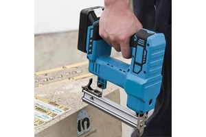 F30/422J Industrial DIY Cordless Framing Brad Nail Gun Brushless Rechargeable 2.0AH Lithium Battery Powered Woodworking
