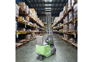0.5T 500kg Mini Electric Forklift Three Pivot Hydraulic Lift Small Electric Stacker Forklift Trucks For Narrow Aisle